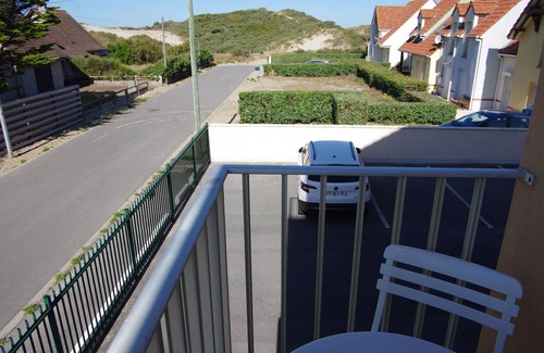 Camiers Apartment | At the foot of the dunes, tastefully renovated apartment for 2 people