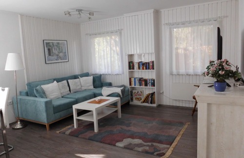 Oberhavel House | at the gates of Berlin, in the S-Bahn area and on a well-kept plot