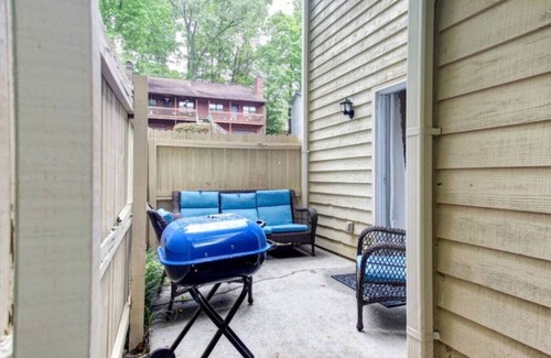 Smyrna House | ATH - Sleeps 4 - 2 Beds - Pet friendly - CC4