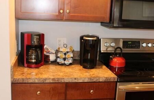 Athens House | Athens city townhouse, 3 bedrooms, 2.5 baths, FREE Wi-Fi, FREE Parking, Deck, 18