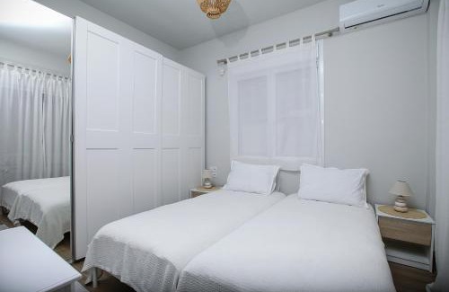 Petralona Apartment | Athens Gem, next to Metro, walk to Acropolis