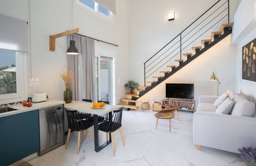 Apolpaina Villa | Athiri Villa just 2km from Lefkada city center