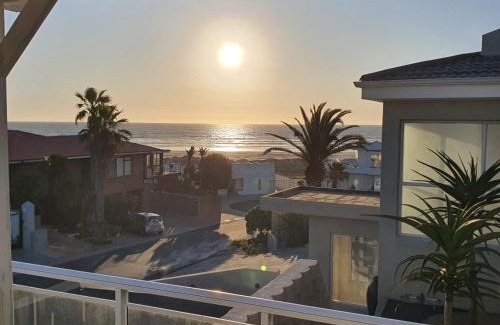Melkbosstrand Apartment | Atlantic Studio - Compact unit with Sea Views