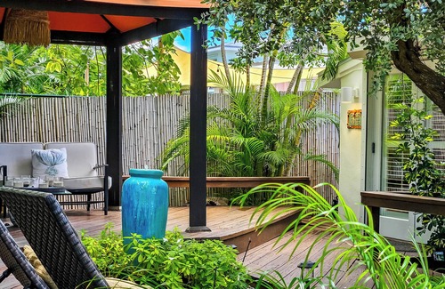Midtown Apartment | Atlantis House's Banyan Suite-voted top 25 in USA