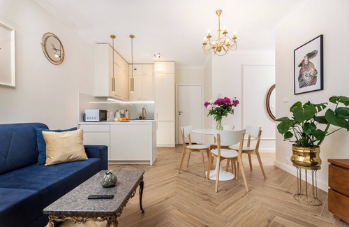 Stradom Apartment | Atrium by Upstairs