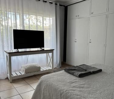 Garsfontein Bed & Breakfast | Atterbury Value Bed and Breakfast