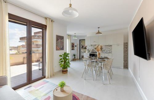 Oristano Apartment | Attico180 - Attico in centro con Terrazza - Wifi e Netflix