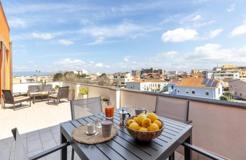 Oristano Apartment | Attico180 - Attico in centro con Terrazza - Wifi e Netflix