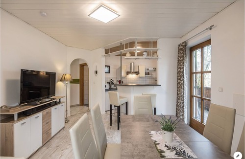 Altenerding Apartment | Attractive apartment in an attractive location. Near the beautiful old town of Erding.