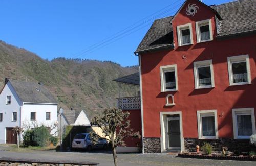 Bremm House | Attractive holiday home in Bremm with garden