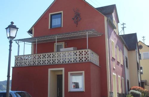 Bremm House | Attractive holiday home in Bremm with garden