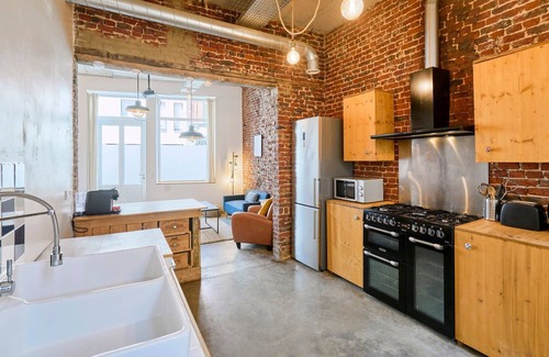 Lille-Moulins Apartment | Atypical Apartment with 2 basement bedrooms