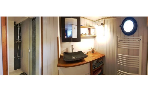 2nd Arrondissement Boat Rental | Atypical barge full of charm in the city center