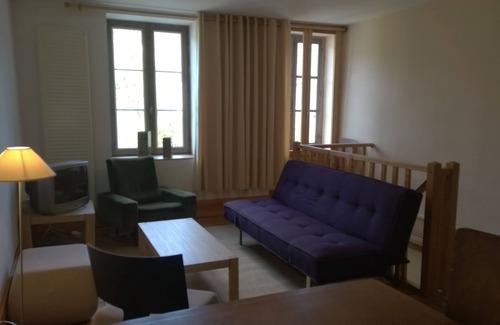 Sault-Brenaz Apartment | au Bord de la via Rhona