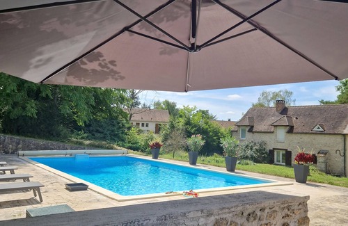Valpuiseaux House | AU CALME DU GATINAIS - heated swimming pool, table tennis, pétanque and nature - 8 pers