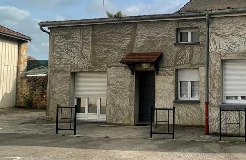 Chalons-en-Champagne Apartment | Au calme - Maison duplex Parking