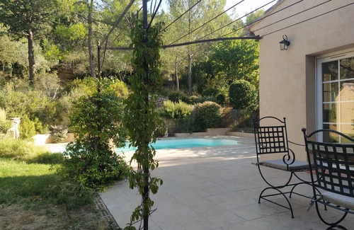 Cadenet Villa | Au Calme, Très Jolie Maison, bel Espace Piscine, Pool House, Cadre Champêtre