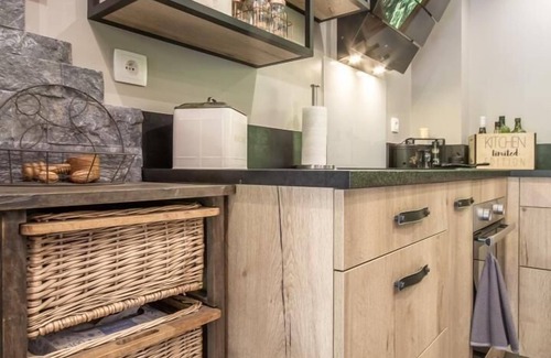 Arith House | AU FIL DE L'EAU DE PREROUGE