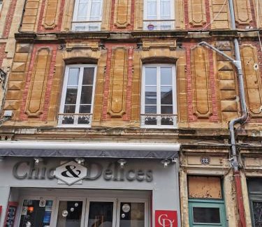 Charleville-Mezieres Apartment | Au Gentleman Cambrioleur