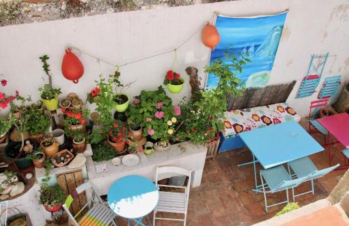 Cassis Hostel | Au Petit chez Soi