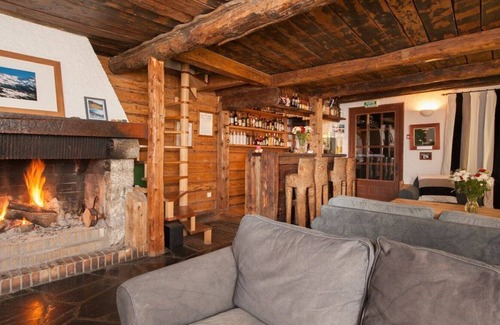 Sainte-Foy-Tarentaise Ski Chalet | Auberge sur la Montagne - chalet sleeping up to 21
