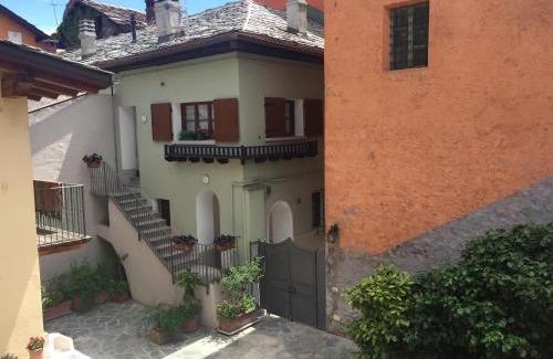 Aosta Apartment | Aubert 64