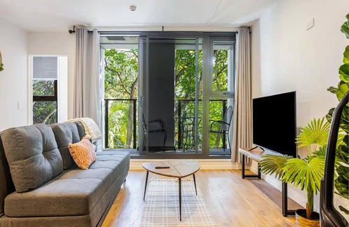 Newton Apartment | Auckland City Charm - 2BR Haven by Zodiak Stays