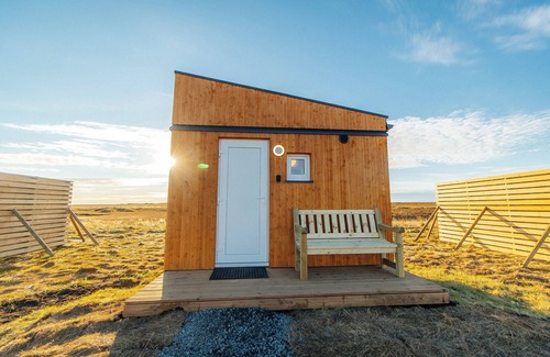 Hella House | Aurora Igloo South