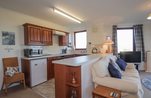 Findhorn Cottage | AURORA VIEW, character holiday cottage, with a garden in Findhorn