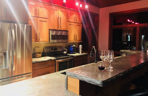 Grayling Cottage | AuSable Luxury Accommodation!