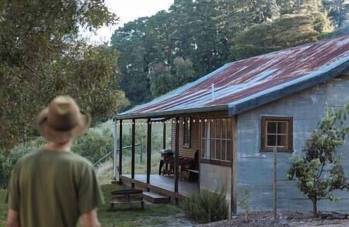 Basket Range House | Australian Heritage Design Stay - Pickers Hut