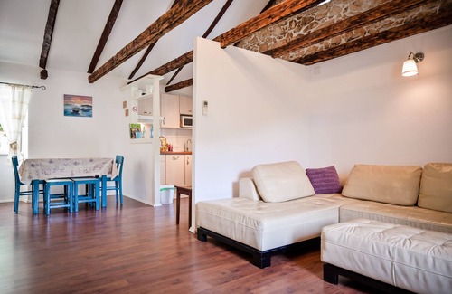 Sucici Apartment | Autenthic mediterranean apartment in lovely Mošćenička Draga