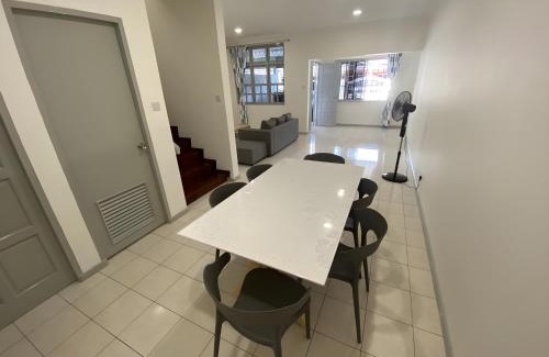 Kuching House | Authentic Local Terrace House in Kuching
