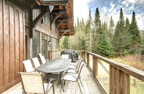 Lac Superieur Village Cottage | Authentic Log Home #053