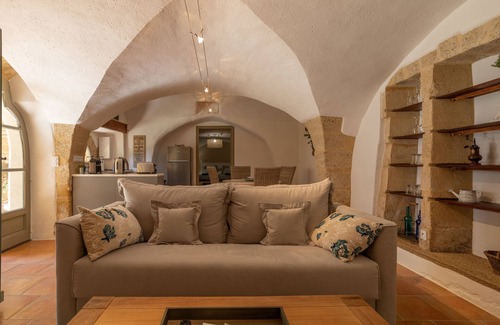 Vers-Pont-du-Gard Other | Authentic Provencal Holiday House with 6 bedrooms and private pool