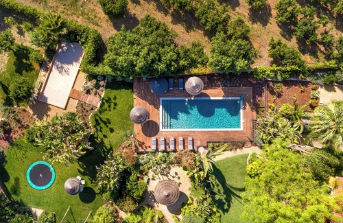 Moncarapacho e Fuseta Villa | Authentic Portuguese villa, stunning tropical garden and great pool.