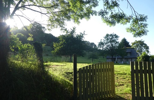 Conteville Cottage | Authentic thatched cottage near Honfleur