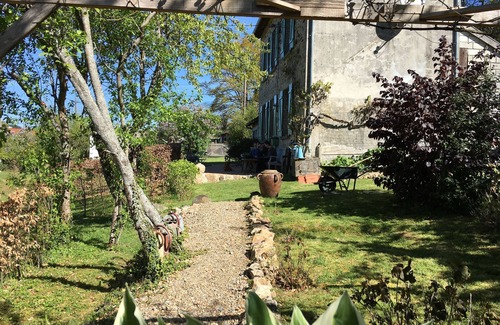 Augne House | Autumn Garden is a detached country house in a beautiful natural environment.