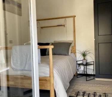 Foix Apartment | AUX 4 LOGIS - Studio Le Roof - Une vue splendide - Petit déjeuner offert 1ère nuit