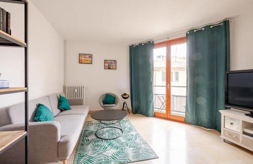 Quartier Administrations Apartment | Aux Arènes, 30m des Arènes, Balcon, Clim