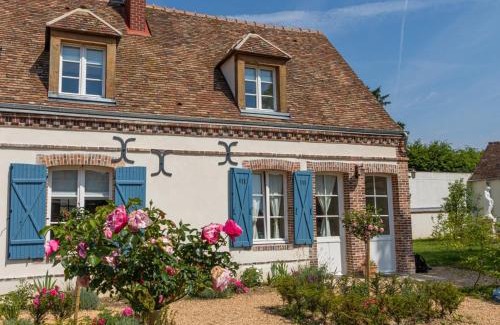 Tremblay-les-Villages Apartment | Aux Roses et aux Poutres - Jardin - Arrivée Autonome