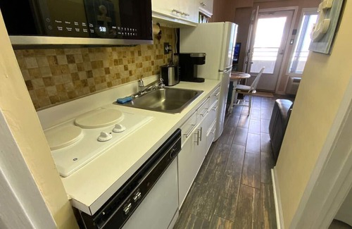 Ventnor City Condo | Available October 10, 2022 until May 24, 2023. Direct Ocean View beachfront.
