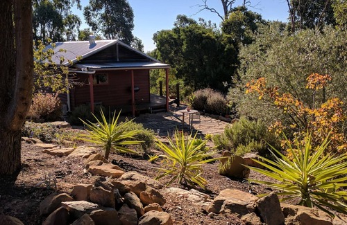 Elevated Plains Cottage | Avalon private spa villa - idyllic couples getaway