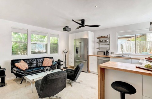 Lakeway Condo | Aviator's Suite in Lakeway