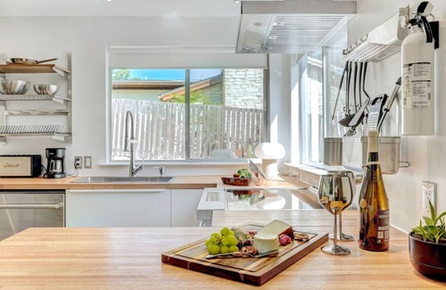 Lakeway Condo | Aviator's Suite in Lakeway