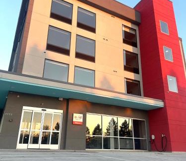 Fort Wayne Hotel | AVID Hotels - Fort Wayne North by IHG
