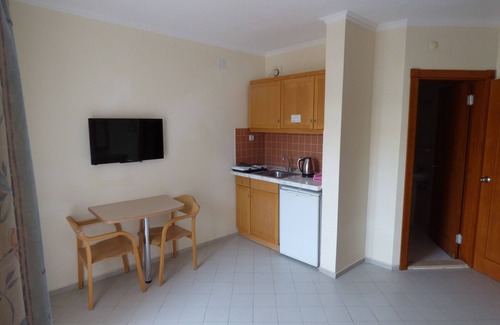 Icmeler City Center Apartment | Avlu 4 Apart Hotel