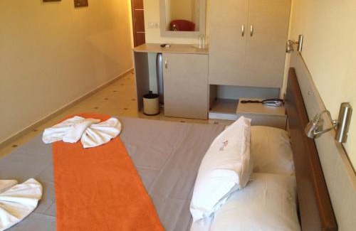 Ormos Panagias Hotel | Avra Hotel