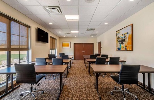Broomfield House | Award Winner New Broom field room near 1stBank Center