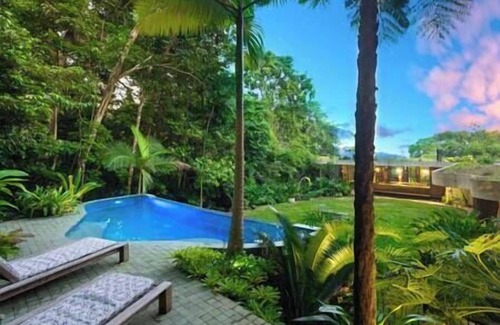 Edge Hill Apartment | Award Winning Architectural Nature Stay